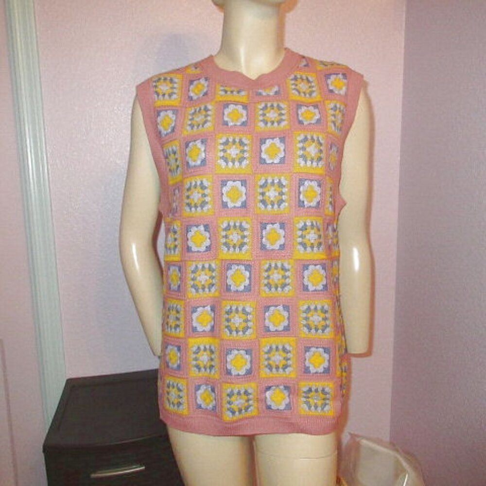 Crochet Knit Granny Square Sweater Size M Sleeveless Groovy Cottagecore 70s NWT